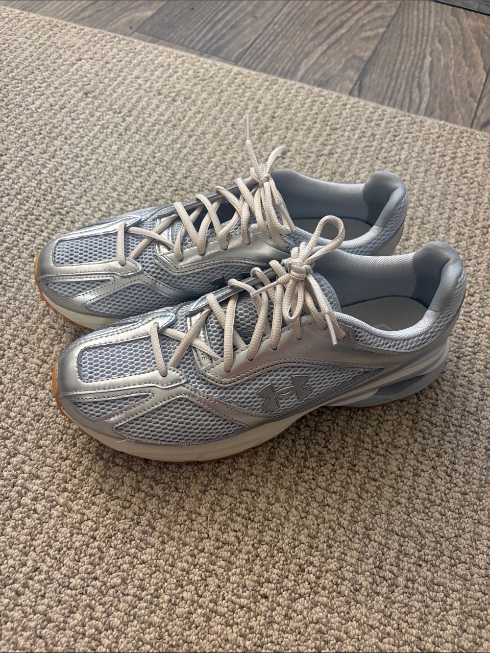 Under Armour Men’s Silver Cartilage HOVR Athletic Trainers size 10